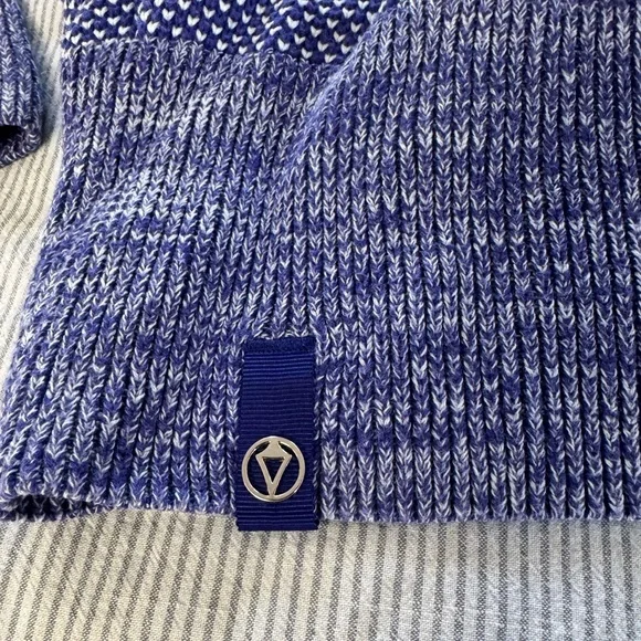 Ivivva EUC size 8/ feelin toasty Navy and Light Blue Striped Knit Sweater - Picture 10 of 12